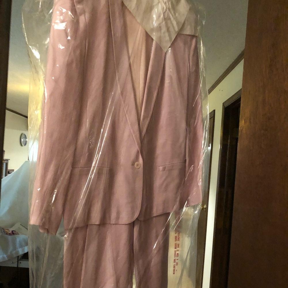Ladies pant suit